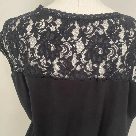 Avenue Black Lace Floral Blouse - Picture 6 of 6
